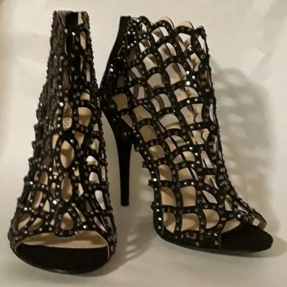 Zigi Soho "Duran" black faux suede stiletto NWOT - Picture 2 of 8